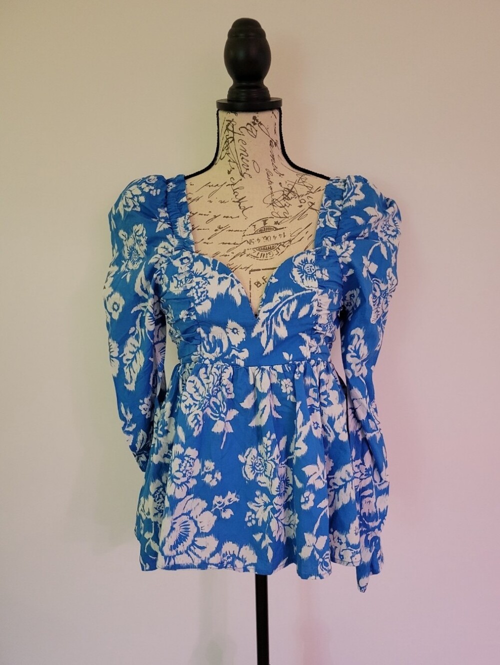 Entro Blue And White Floral Boho Blouse With Puff Sleeves Size S